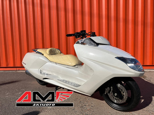 Скутер Yamaha Maxam 250 Скутер Yamaha Maxam 250