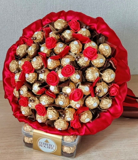 Букет из Ferrero rocher