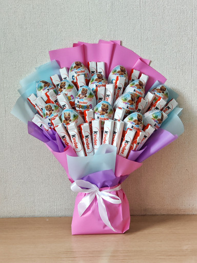 Букет из Kinder Surprise и Kinder Chocolate