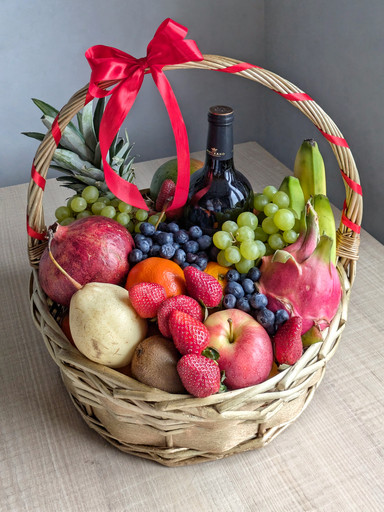 Корзина с фруктами и напитком 8 кг