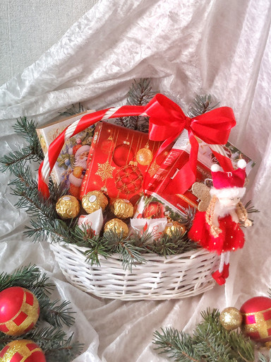 Новогодняя корзина "Красная поляна"