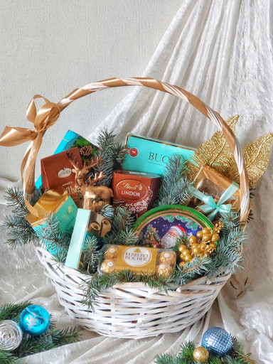 Продуктовая корзина на новый год