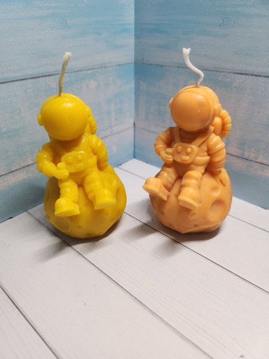 Свеча КОСМОНАВТ Свеча КОСМОНАВТ