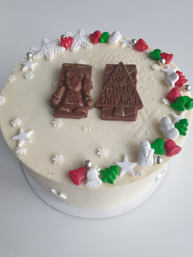 Торт Шоколадная Валери 1..7кг в базовом декоре
