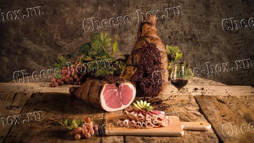 L Umbriaco Seasoned pork Leg with wine Cured Ham marinated in red wine Renzini(Рензини Прошутто Умбриако с соусом маринованное в красном вине)