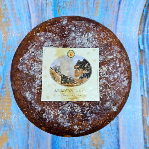 Tomme Chevre Grise Au Bleu Van Der Heiden Kaas Eminence Grise (Твёрдый сыр Томми Шеваль Эминенс Гриз О Блю козий сыр фермерский)
