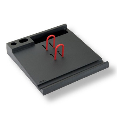 Подставка настольная для перекидного календаря СТАММ Черная, пластик., с отд. д/пиш. принадлеж.