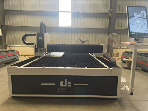 Оптоволоконный лазерный станок LF3015A