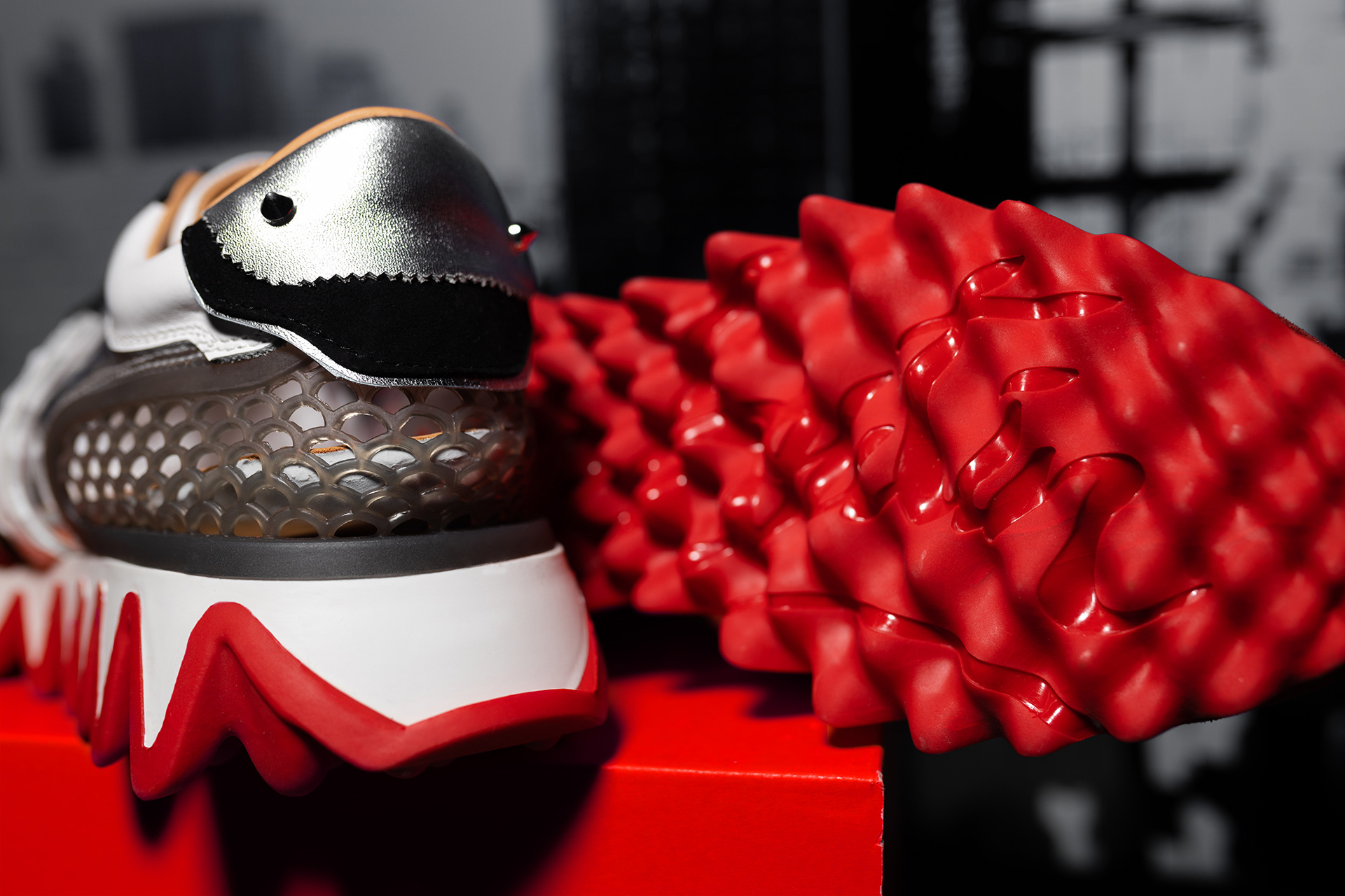 Christian Louboutin Lobushark (27583)