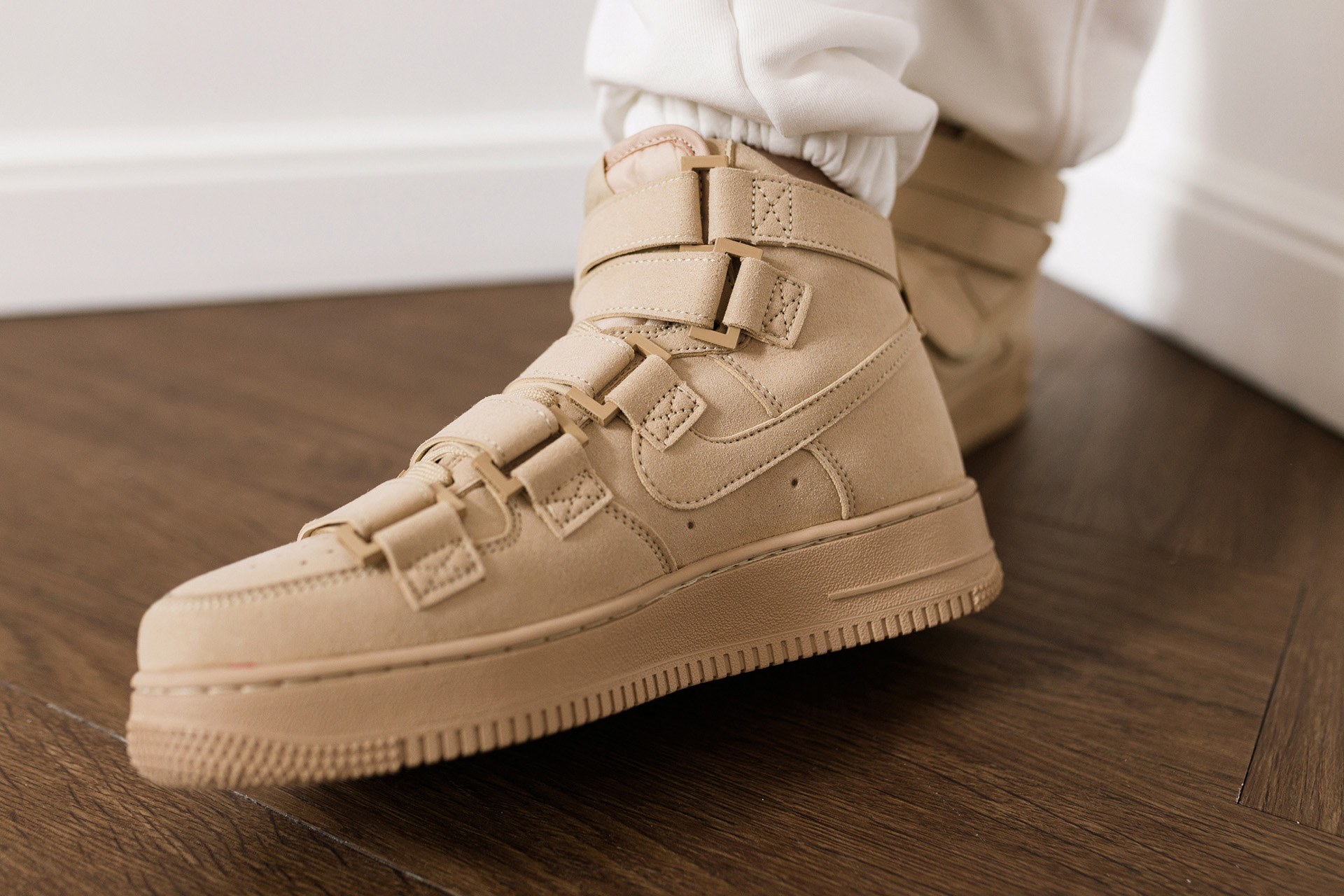 Billie Eilish x Nike Air Force 1 High (35865)