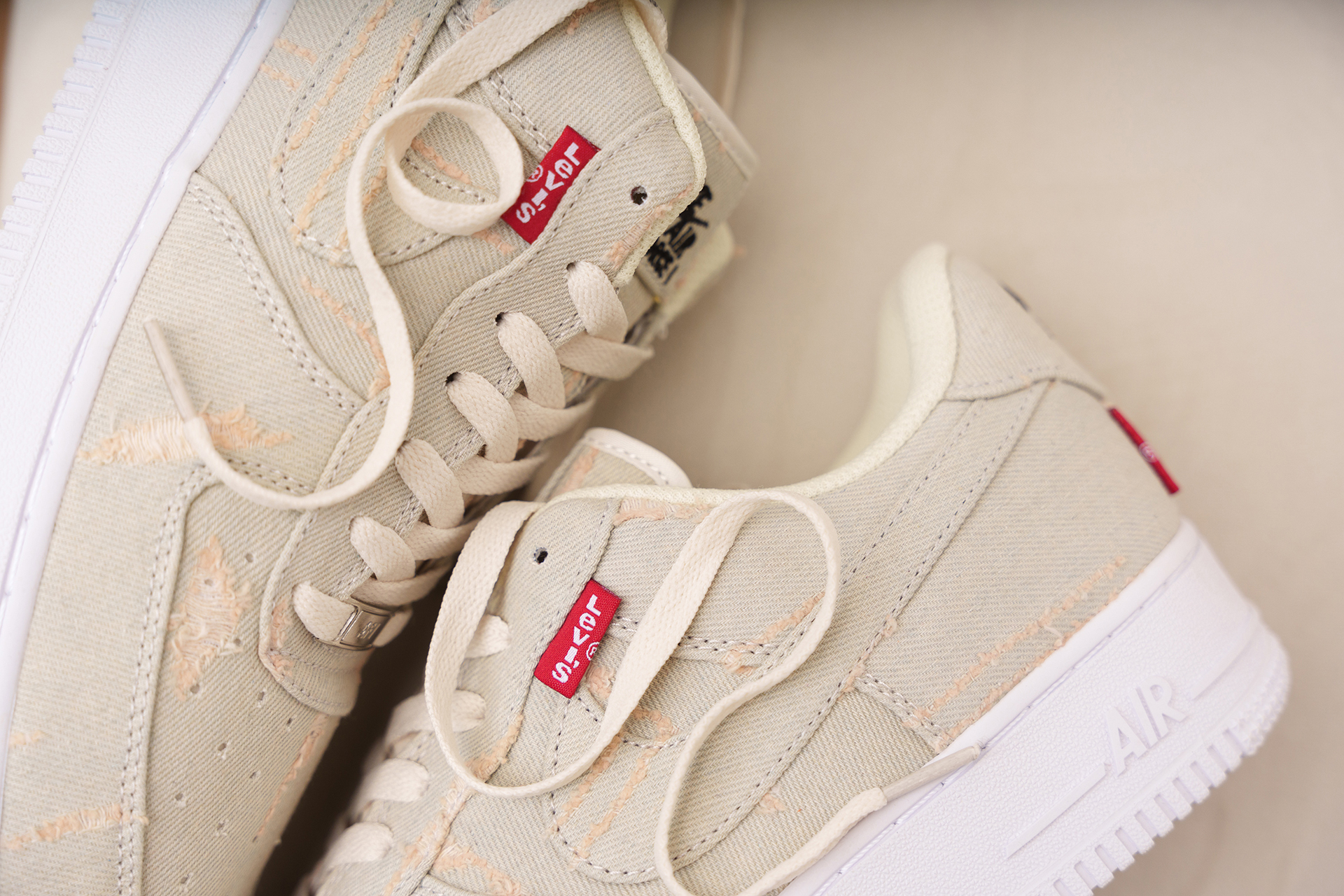 Levi’s x Nike Air Force 1 Low (39186)