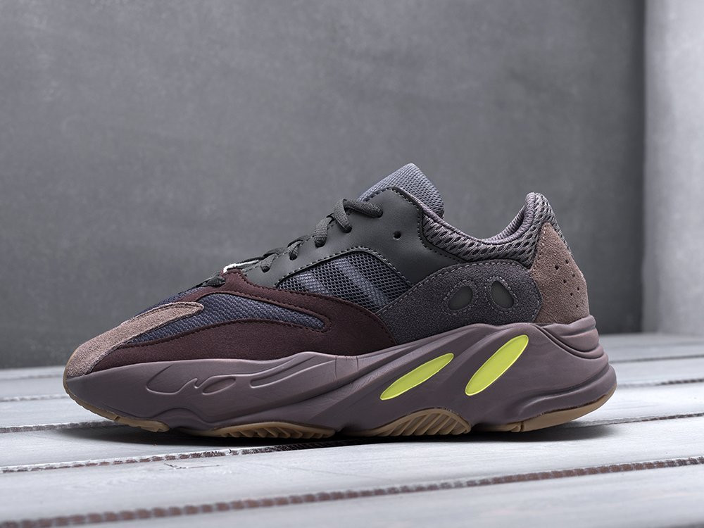 Adidas Yeezy Boost 700 12670