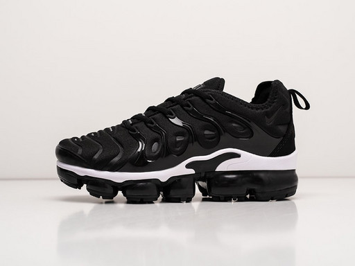 Nike air vapormax plus women's black and white best sale