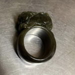 Кольцо с писю