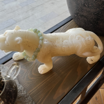 Тигр большой белый. старый?