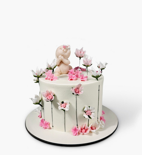 Торт «Зайка в цветущем саду» Торт «Зайка в цветущем саду»