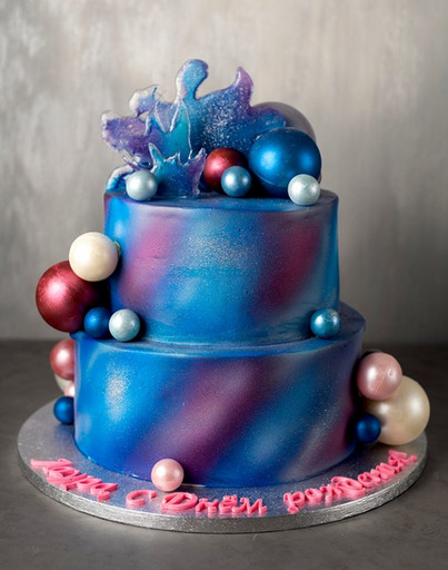 Праздничный торт в декоре - космос