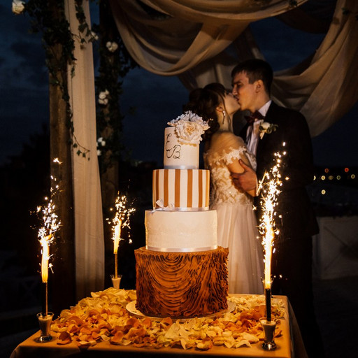 Свадебный торт без мастики графитовый