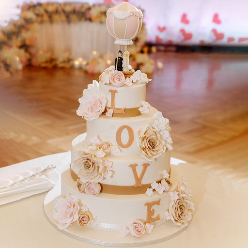 Свадебный торт "LOVE"