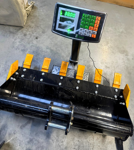 Ковш 80см r319-327  (планировочный) +зубья палец 25мм