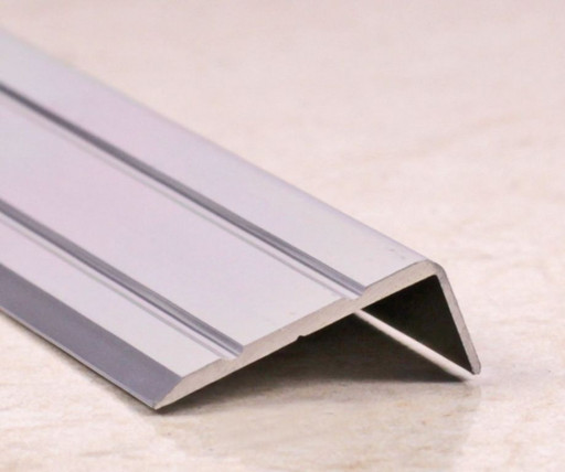 Алюминиевый угловой порог для пола, с отверстиями 24мм ПО 24х10