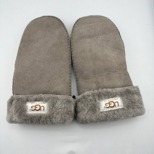 Варежки UGG