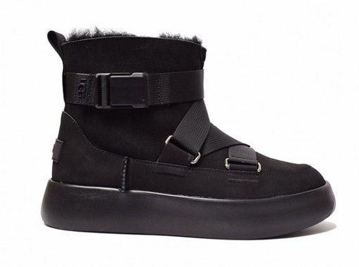 UGG BOOM BUCKLE BOOT BLACK