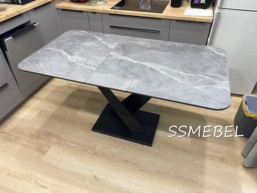 Стол Ласточка керамогранит Grey Smoke черная
