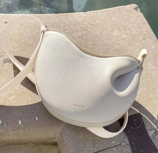 Стильная женская сумка из итальянской текстурированной натуральной кожи Стильная женская сумка из итальянской текстурированной натуральной кожи