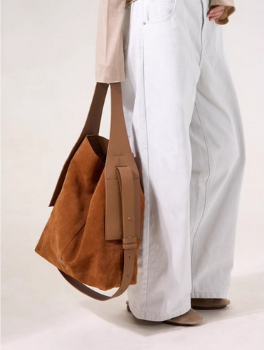 Модная женская сумка вместительная модель Модная женская сумка вместительная модель