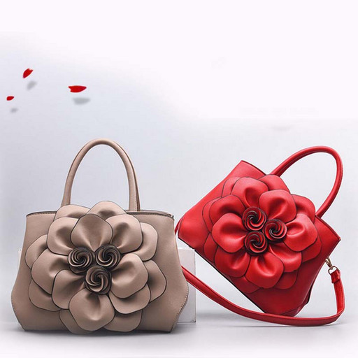 Женская сумка с цветами - объёмная