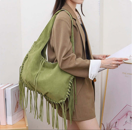 Модная женская сумка с бахромой Модная женская сумка с бахромой