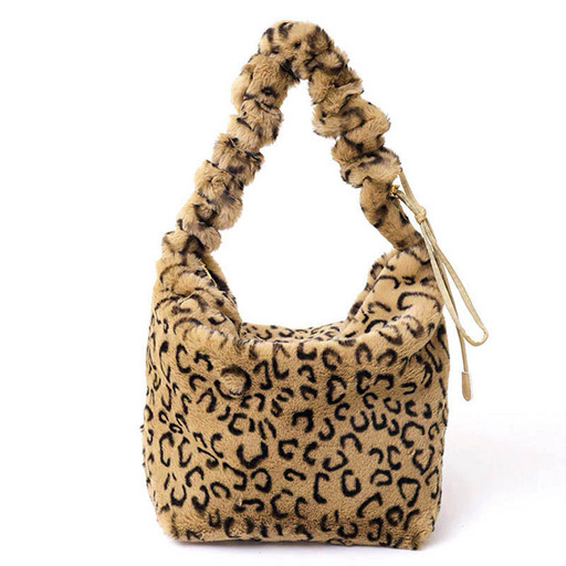 Мягкая женская сумка современная модель