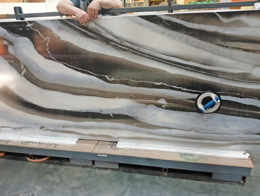 Tiger Ice Polished 120x278 Скол На Углу D